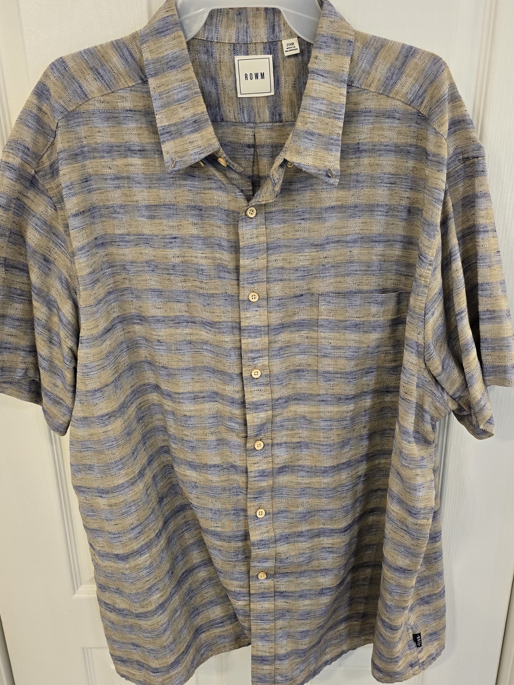 Rowm Beige and Light Blue Striped Short-Sleeve Button-Down Shirt